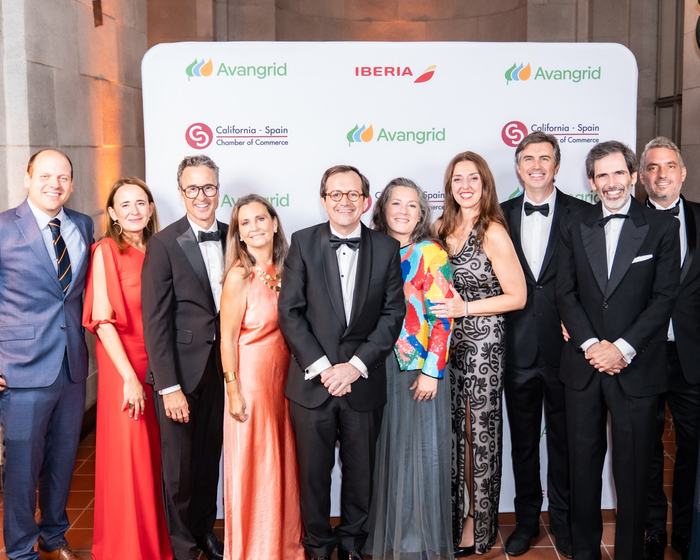 Guests at the sponsor wall